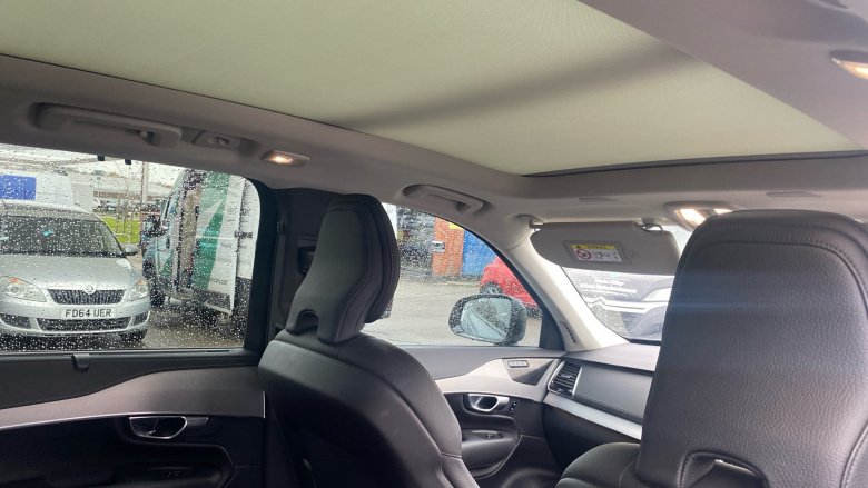 Volvo XC90 2.0 B5P [250] Plus Dark 5dr AWD Geartronic Petrol Estate